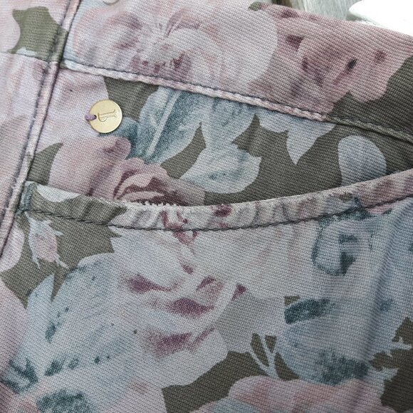 Pilcro and the Letterpress Size 26 Fit Hyphen - Picture 3 of 9